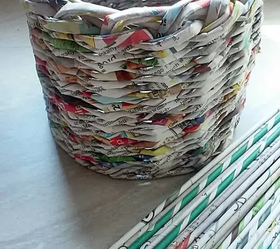 Come Riciclare i Volantini in Oggetti Creativi